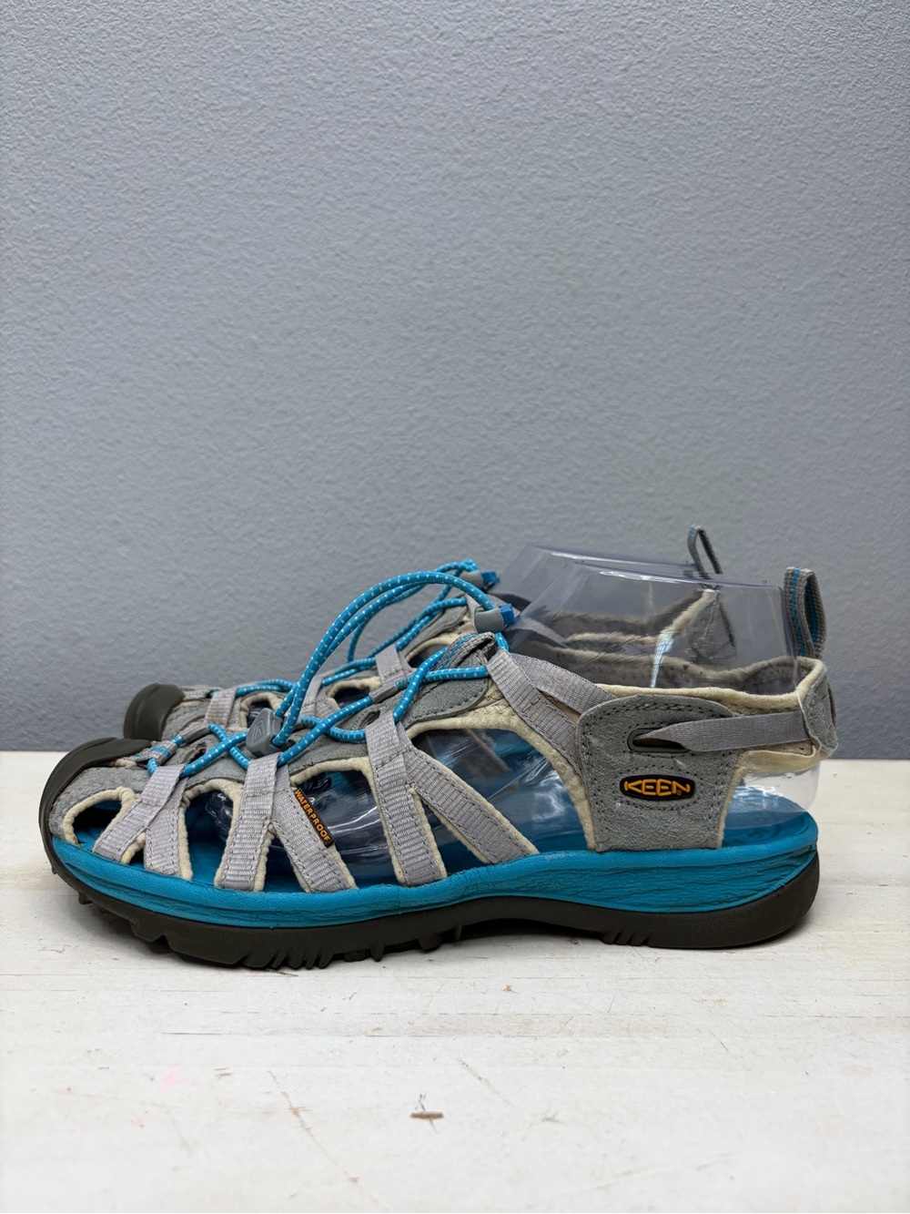 Keen Grey Whisper Hiking Sandals Size 8.5
